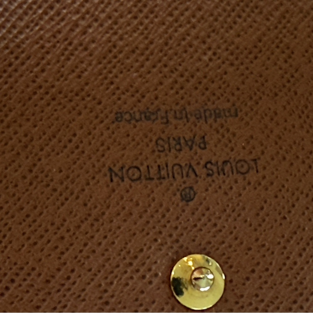 Louis Vuitton Six Key Ring Holder- Authentic, Excellent Condition - Picture 11 of 14
